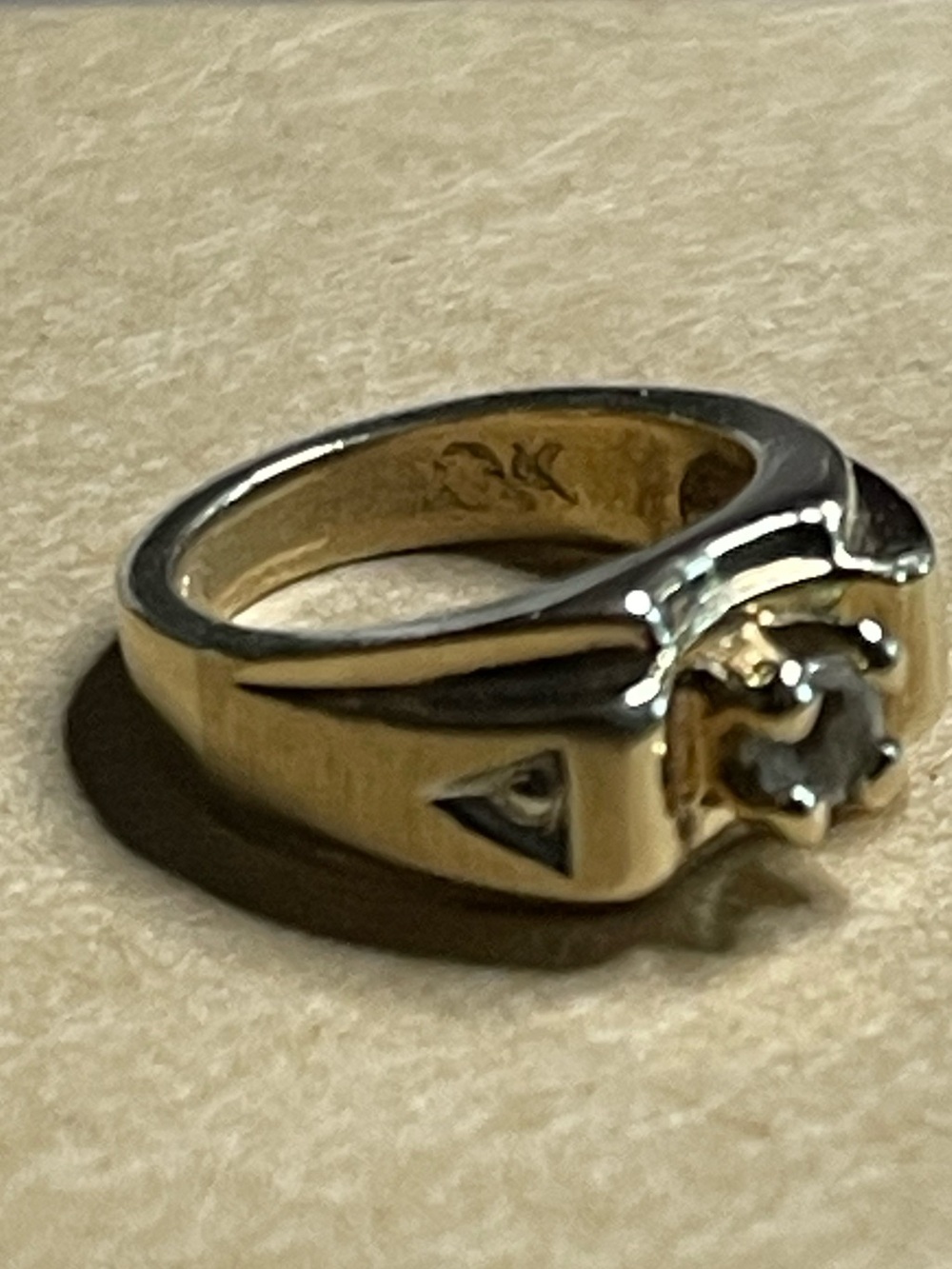 10KT SMALL Charm Size Ring with Diamond Chip. Very cute. See photos. - Picture 5 of 16